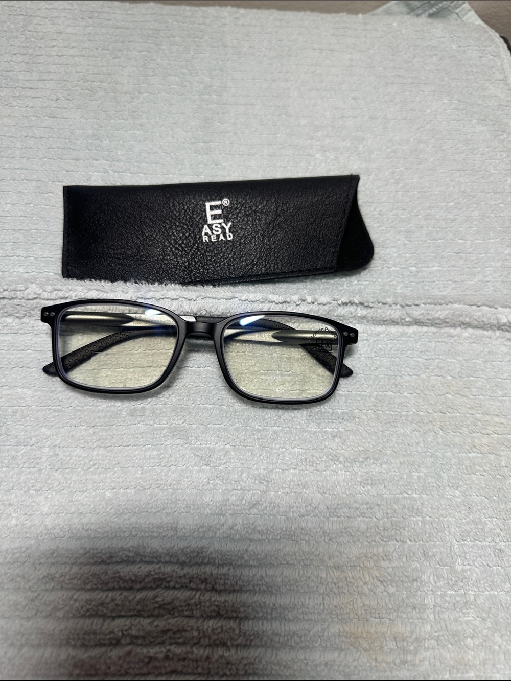 EASYREAD Black Rectangle Reading Glasses with Case +2.00 with blue light blocker